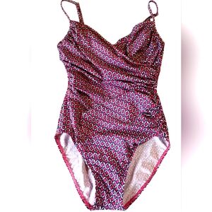 Miraclesuit crossover Red Blue Patterned One piece swimsuit sz 10 Like New